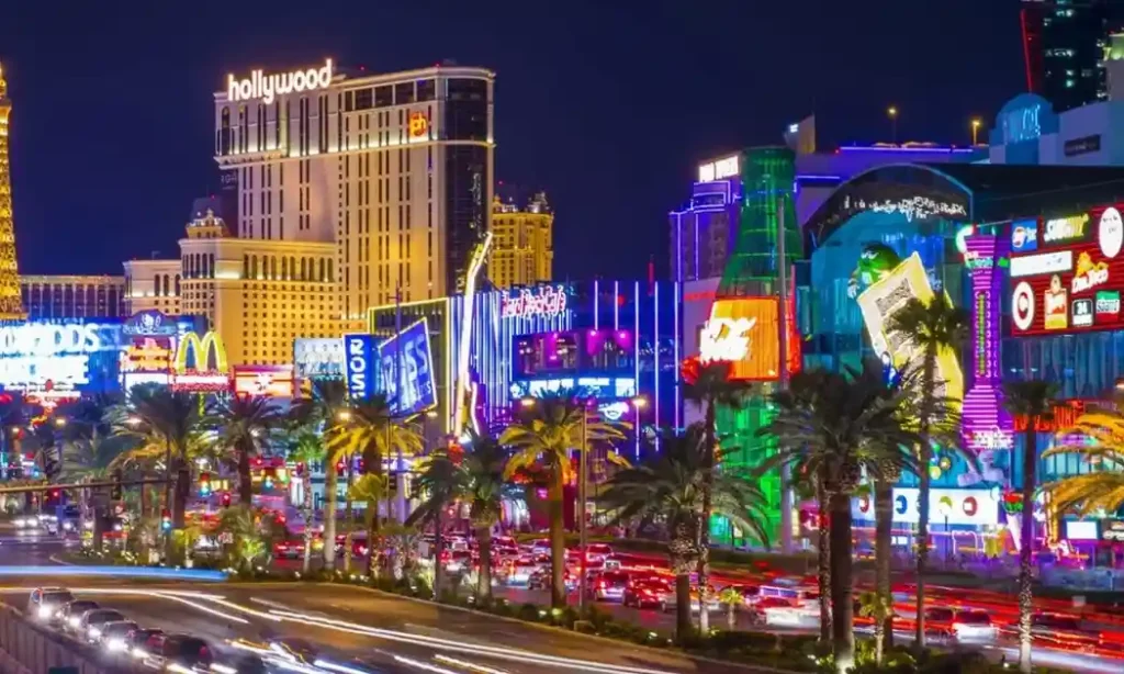 WalkTheFamousLasVegasStrip